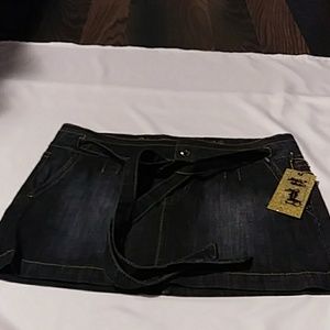 H & G Denim Skirt. Jr. L. Denim. Blue.